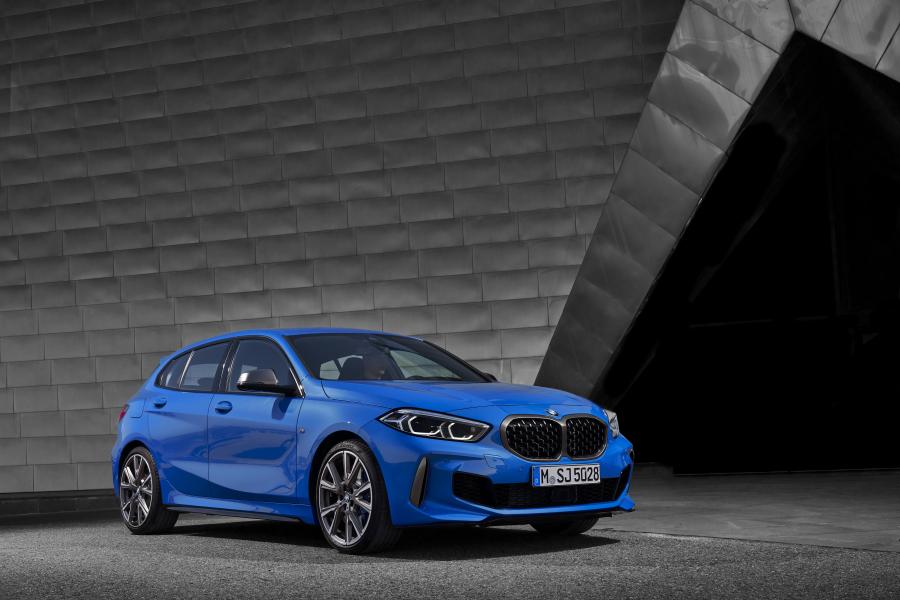  BMW M135i xDrive (F40) 2019 года  (WW) (фото 21 из 189)